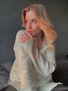 Anna escort in Paris